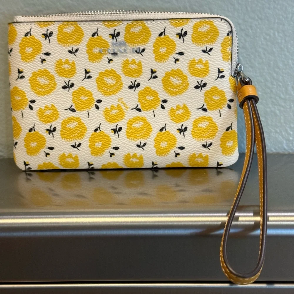Coach Yellow Floral Zip Wristlet- Buttercup-Brand new with tags NWT - Picture 8 of 8